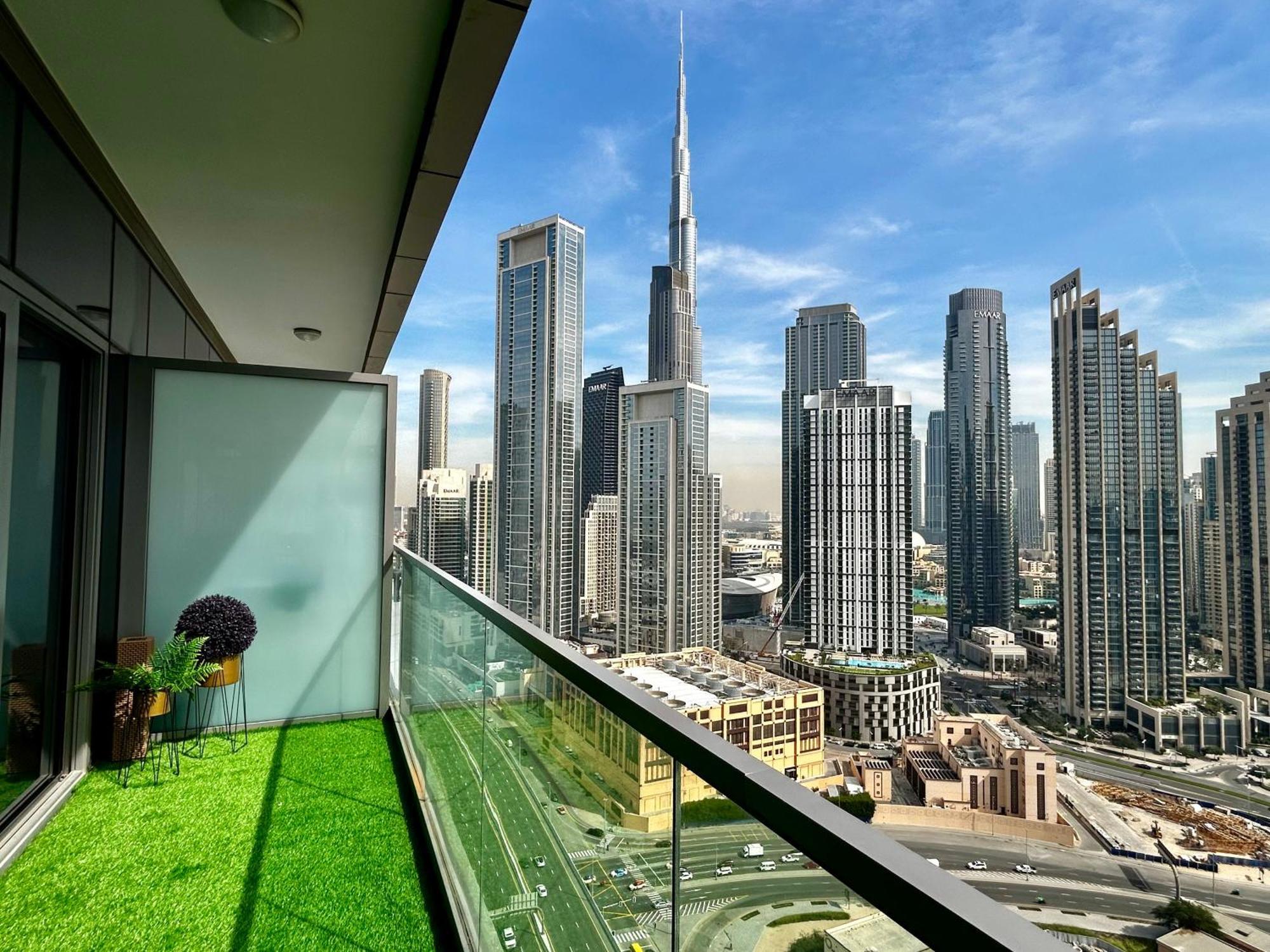 Burj Khalifa Views 2Br With Infinity Pool Downtown Lejlighed Dubai Eksteriør billede